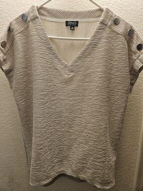 Jones New York Beige Ribbed V-Neck Tunic with Shoulder Buttons